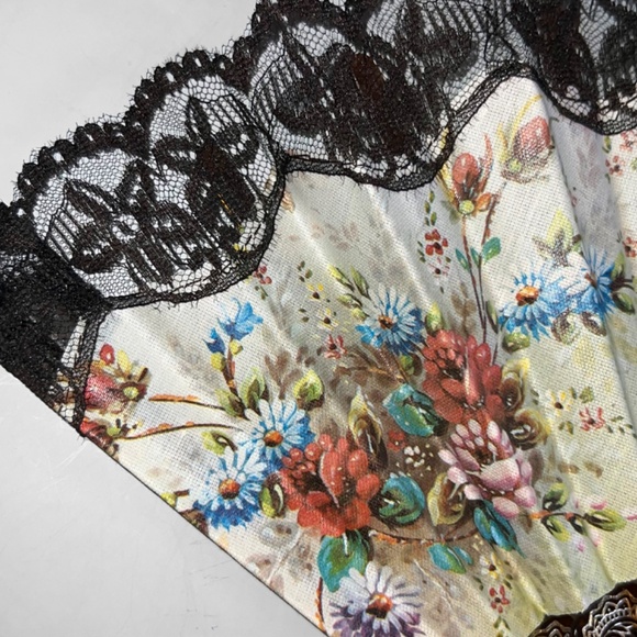 Vintage Floral Lace-Edged Fan - Picture 2 of 7